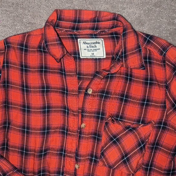 Abercrombie & Fitch Plaid Long Sleeved Button Down Shirt - Size Medium - Picture 2 of 2